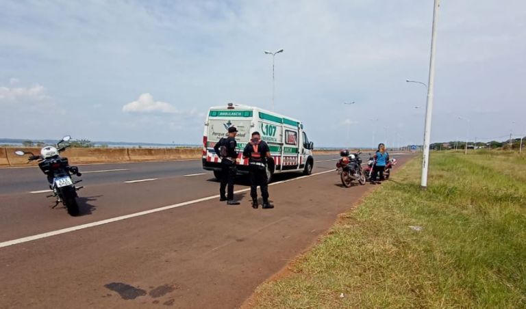 Dos Lesionados Tras El Despiste De Una Motocicleta En El Acceso Sur De