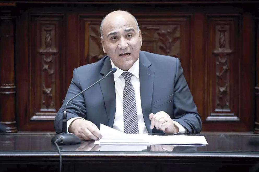 Manzur presenta el informe más extenso de la historia