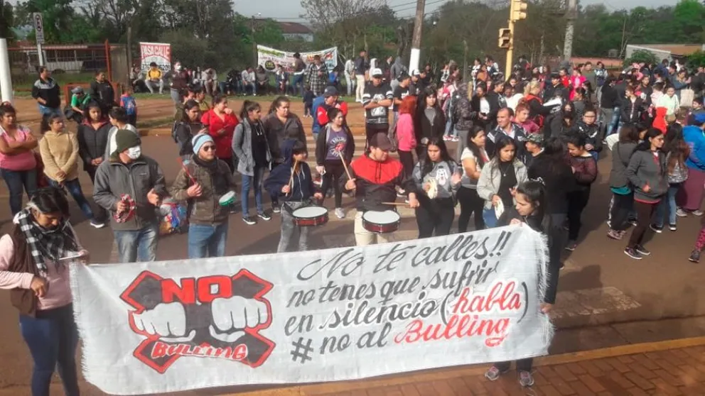 Niño víctima de bullying tendrá clases en su casa esta semana