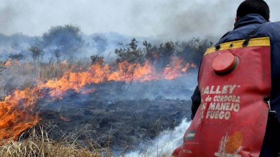  Córdoba y Catamarca se suman a los focos de incendios que ya afectan a siete provincias 