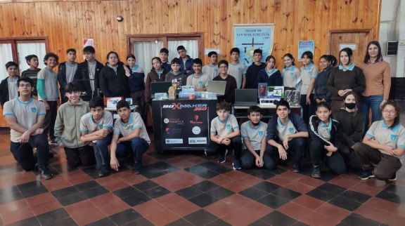 Puerto Esperanza: instituto secundario recibió un Box Maker