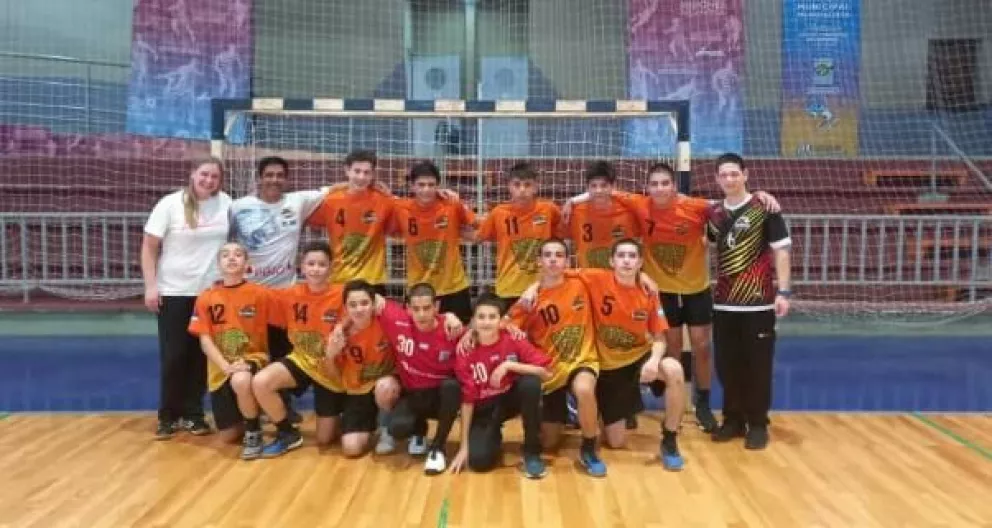 Handball y hockey masculino Sub-14 de Jardín América a Mar del Plata 
