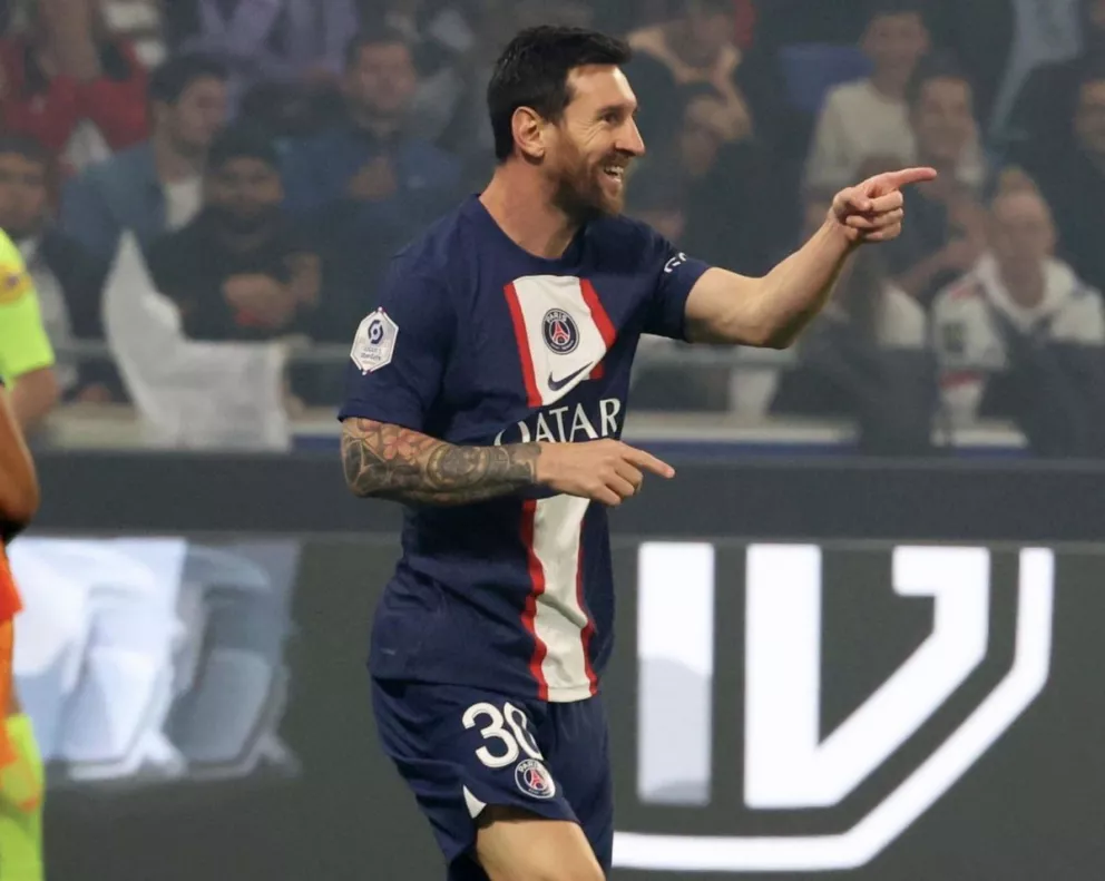 Con un gran gol de Messi, el PSG le ganó 1-0 al Lyon y se afirmó en la cima de la Ligue 1