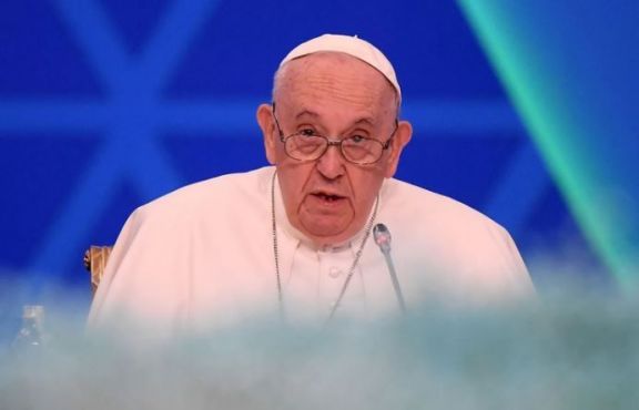 Para el Papa Francisco, la economía basada en el consumismo "está viviendo su última fase"