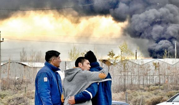 Neuquén: tres muertos por una explosión en una refinería