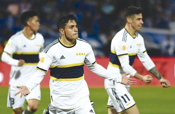 Boca ganó 1-0 en Mendoza y trepó a lo más alto 