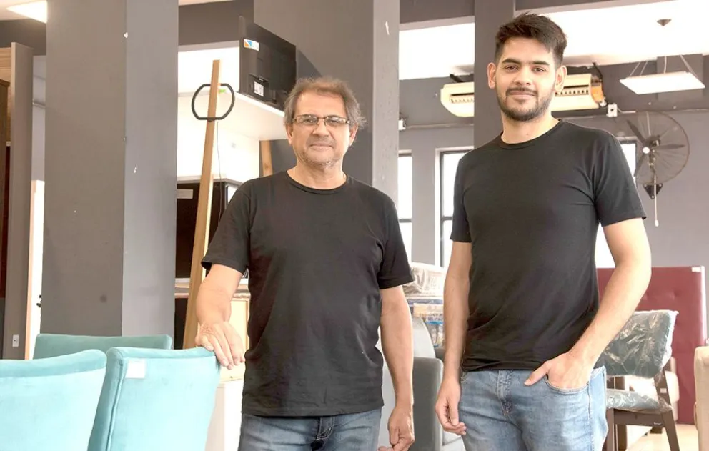 Gustavo y Gabriel Cardozo, resolviendo los nuevos desafíos.  Foto: Marcelo Rodríguez