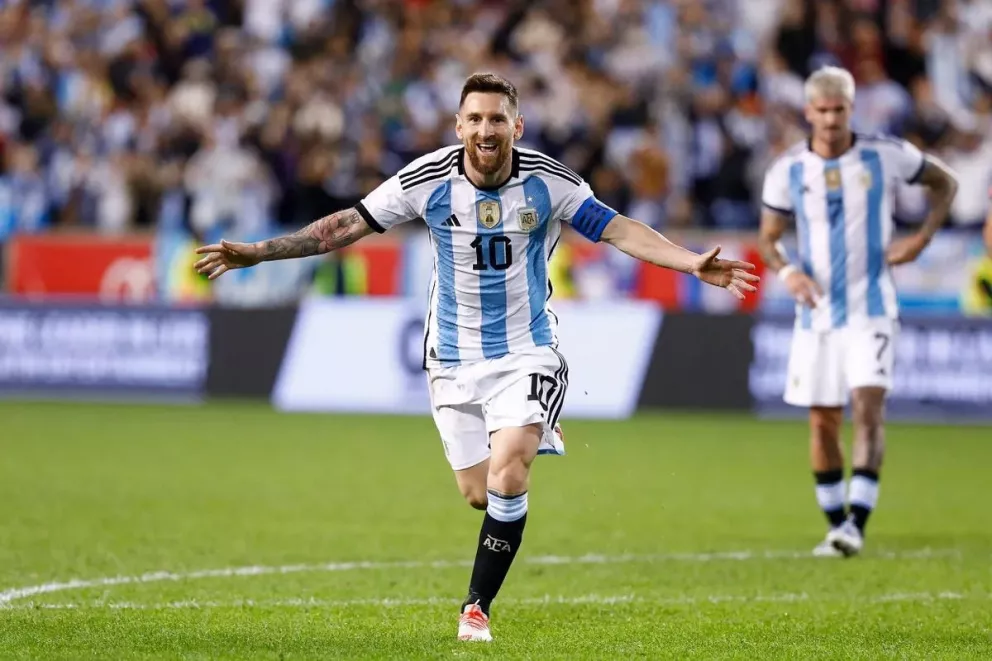 Argentina, con una ráfaga de Messi cerró su preparación premundialista venciendo a Jamaica
