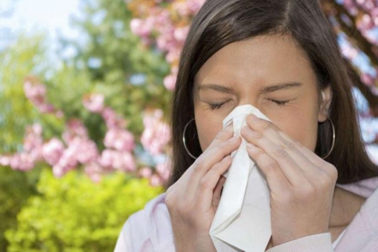Alergias por alimentos y contacto, las más comunes en el verano