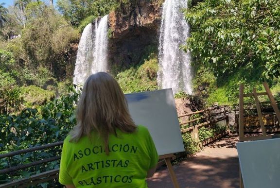 Vuelve “Cataratas en Colores”, concurso que convoca a artistas a pintar en el Parque Iguazú