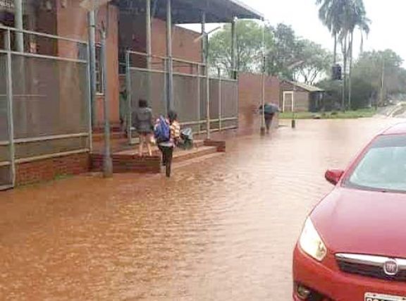 Lluvias intensas complican a vecinos de Puerto Iguazú