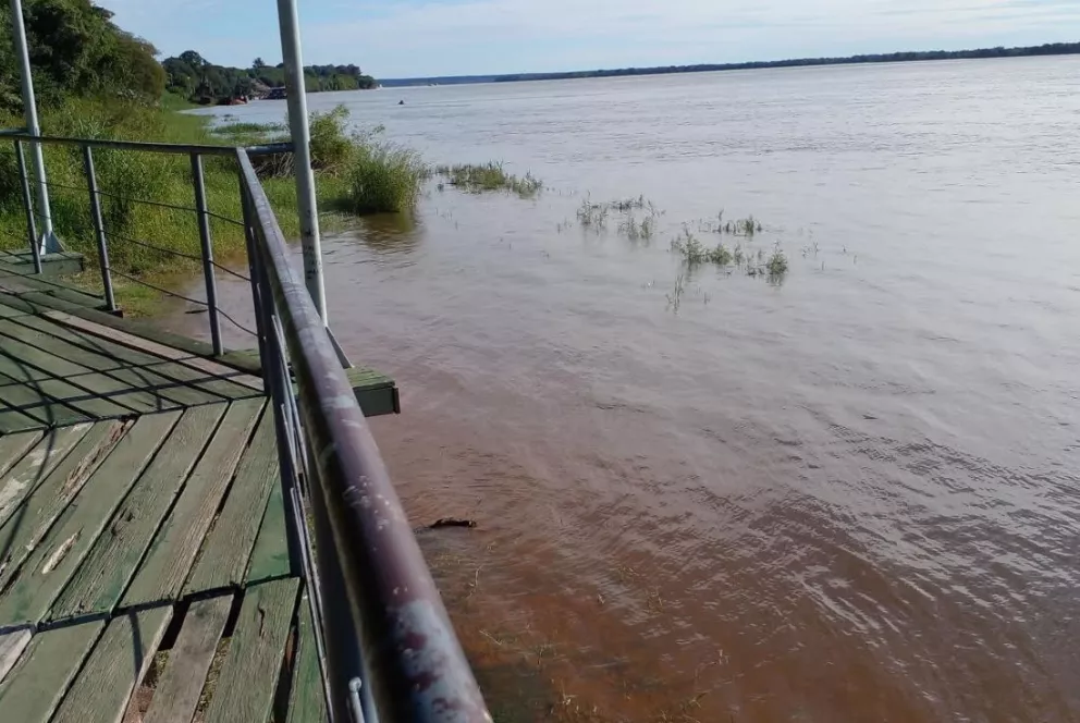 Precipitaciones mantienen alto el nivel del río Paraná