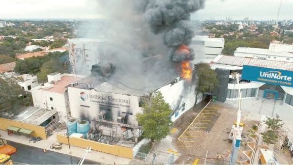 Asunción: incendio 	y suspicacias