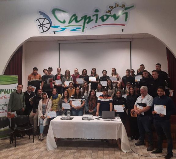 Con una charla de prevención del suicidio, Capioví dio inicio al programa por su aniversario