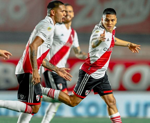 River Plate goleó a Argentinos en La Paternal y se acerca a la Copa Libertadores 2023
