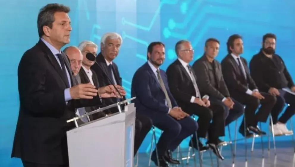 Massa anunció medidas para fomentar exportaciones de la Economía del Conocimiento