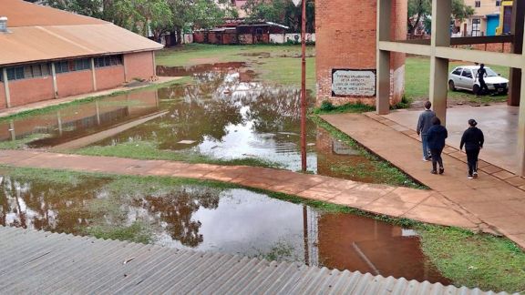 Por la lluvia, varias escuelas no tuvieron clases en Iguazú