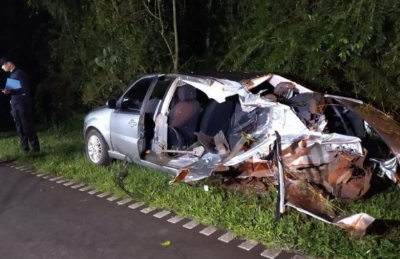 Colisión entre una van con 14 pasajeros impactó contra un remis camino al aeropuerto de Iguazú