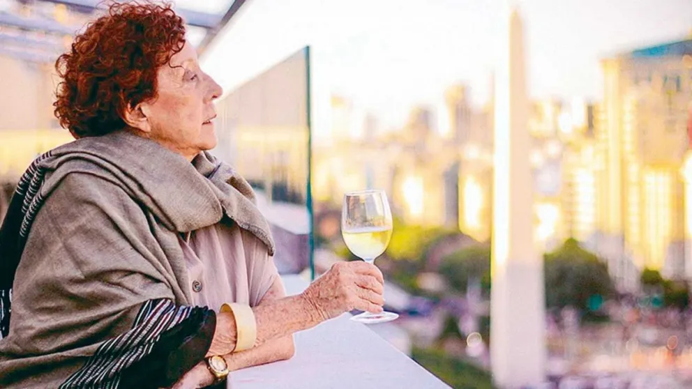 Falleció la gran Elisabeth Checa,  la poeta del vino