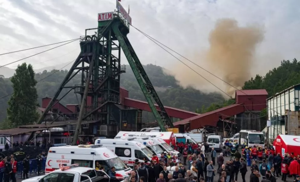 Ya son 40 los muertos por una explosión en una mina de carbón en Turquía