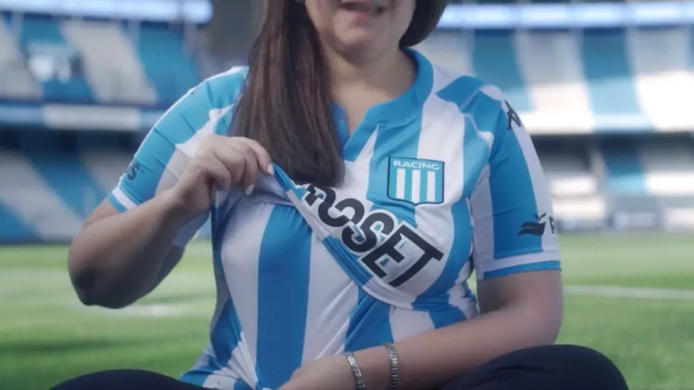 Fútbol inclusivo: Racing lanza a sus hinchas las primeras camisetas para amamantar