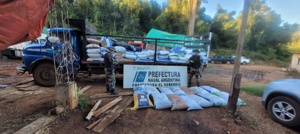Prefectura secuestró cargamentos de soja y maíz en El Soberbio 