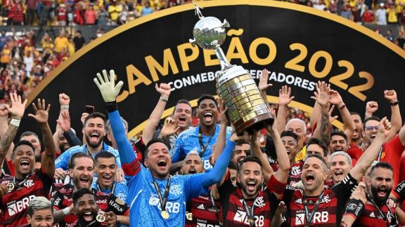  Flamengo ganó su tercera Copa Libertadores al vencer a Paranaense en la final 
