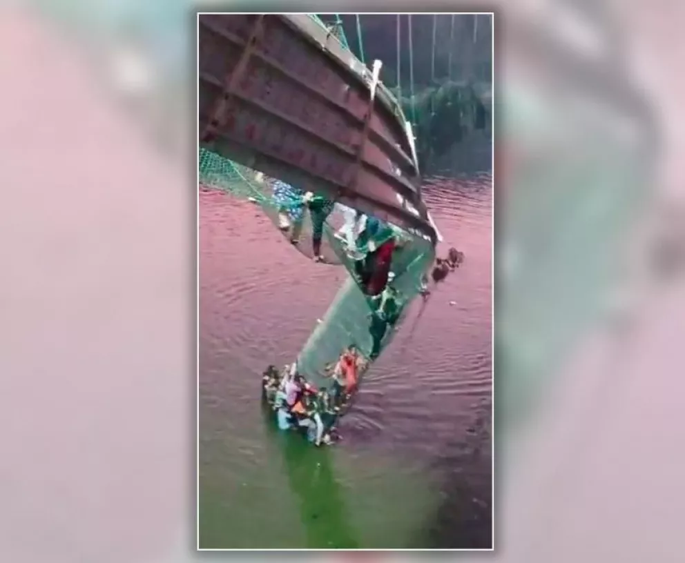 Al menos 60 muertos en el colapso de un puente colgante recién reparado