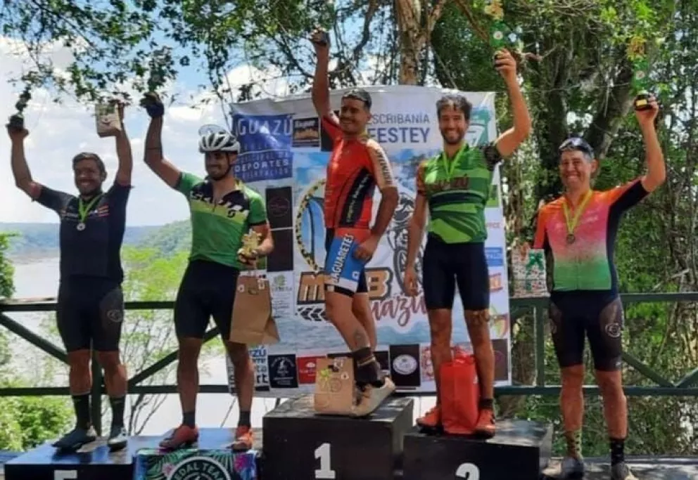 Duarte y Lesiw dominaron la 9ª el Misionero de Ciclismo de Montaña en Puerto Iguazú