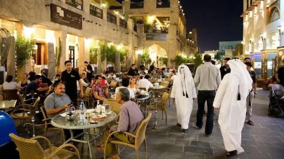 ¿Cuánto le sale a un argentino una cena, un almuerzo, un hospedaje y el supermercado en Qatar?