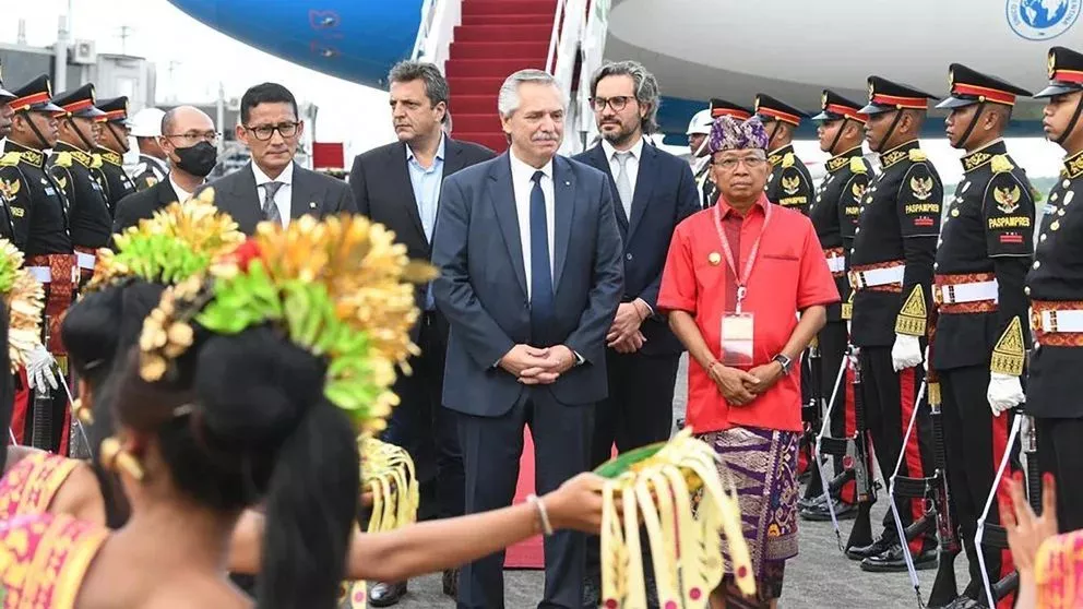 Alberto Fernández arribó a Indonesia para participar de la cumbre del G20