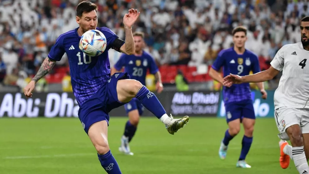 Argentina goleó 5 a 0 a Emiratos Árabes previo al debut mundialista