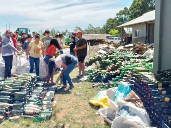 Estudiantes secundarios recolectaron más de 60 toneladas de envases de vidrio