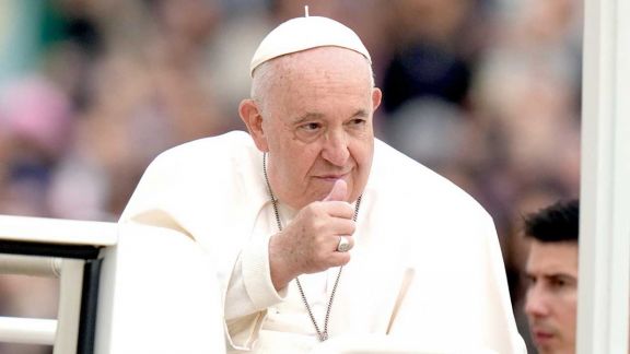 El papa Francisco realizó en el Vaticano la experiencia "Pisar Malvinas"