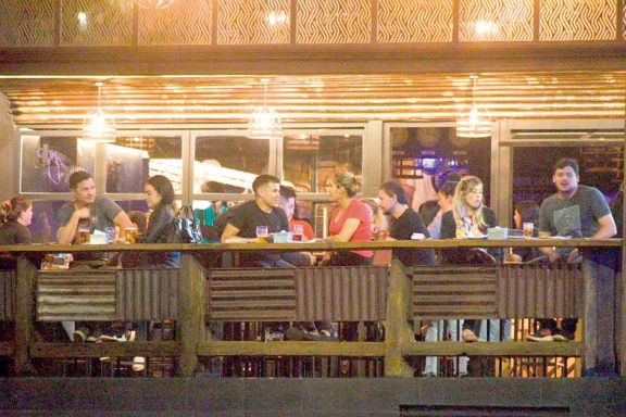 De cara al brindis de fin de año, bares y restaurantes ya registran reservas