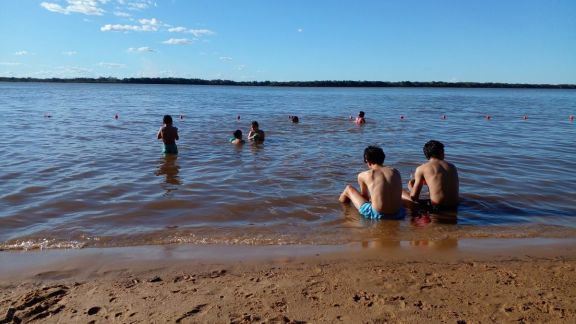 El río Paraná permanece en nivel de aguas medias, de acuerdo a mediciones del INA