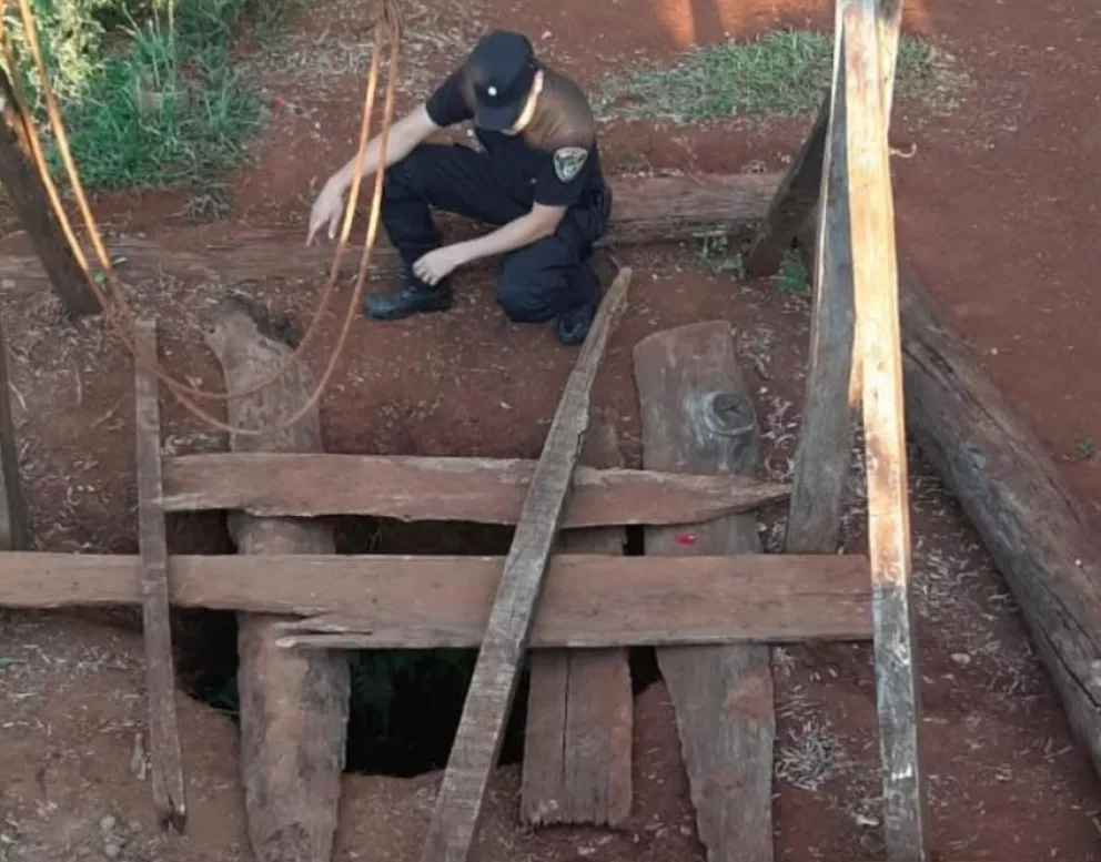 Pozo Azul: perdió el conocimiento en el interior de un pozo y fue rescatado por personal policial