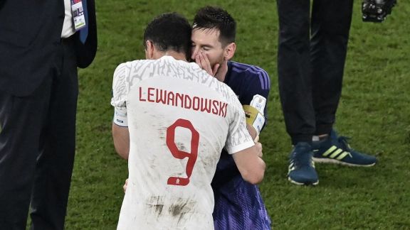 Lewandowski reveló la charla que tuvo con Messi 