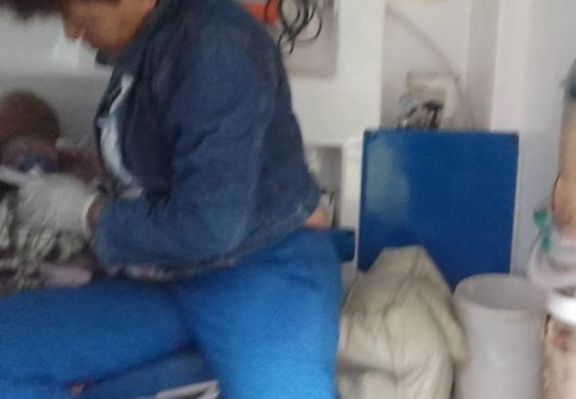 Pozo Azul: bajo torrencial lluvia una parturienta Mbyá dio a luz en la ambulancia 