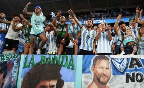 Los hinchas argentinos, desesperados por conseguir entradas para la Selección Argentina - Australia