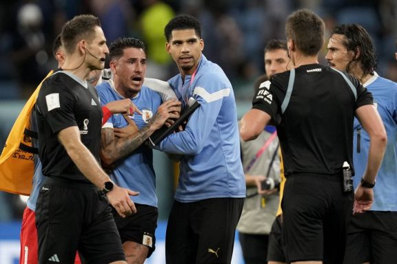 Jugadores uruguayos denunciados por la Fifa tras agredir a un árbitro y funcionarios