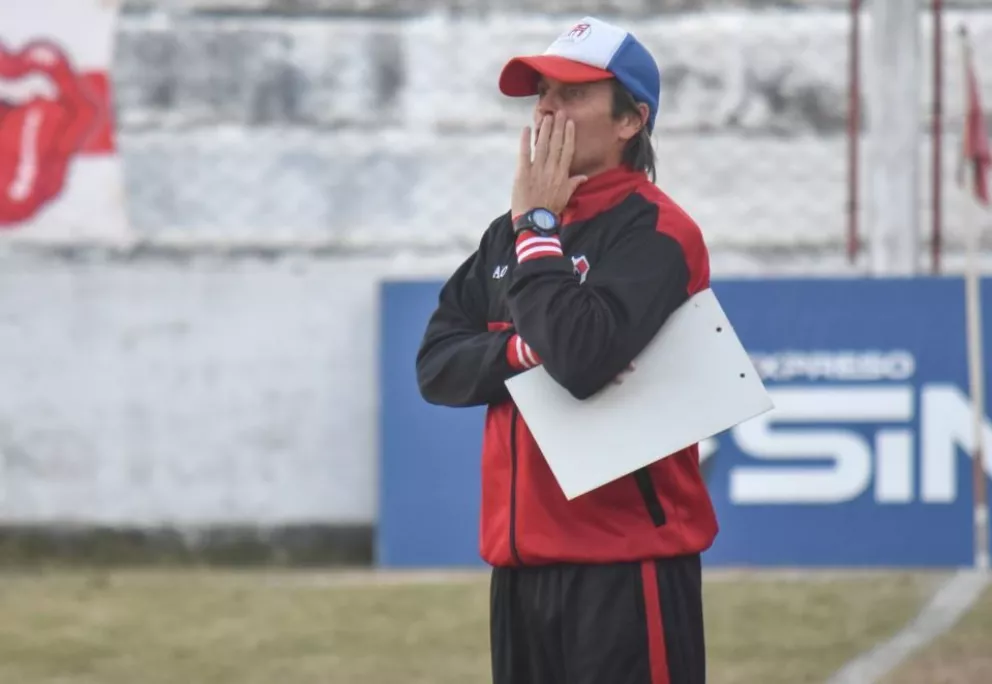 Marczuk dejó de ser el entrenador de Guaraní