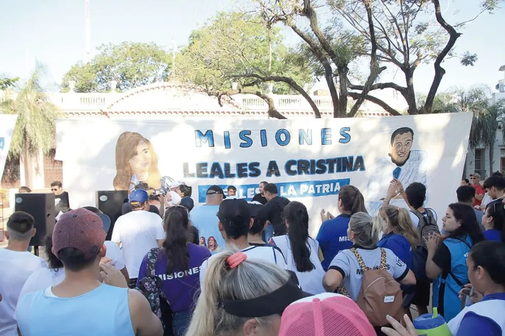 Agrupaciones locales dieron  su apoyo en la plaza 9 de Julio