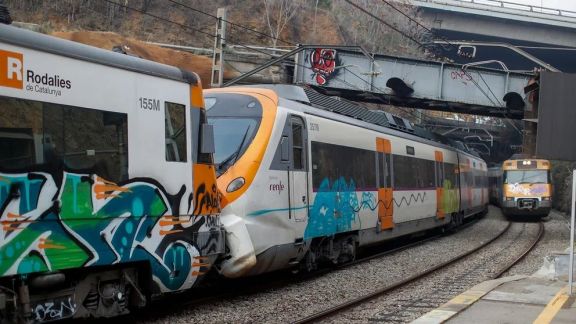 Impresionante choque de trenes en España deja 155 heridos