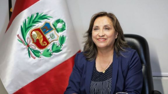  El Congreso de Perú desplazó a Castillo y tomará juramento a la vicepresidenta Boluarte 