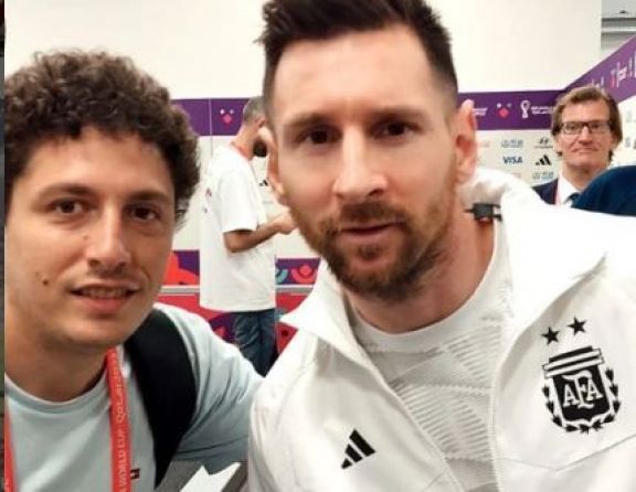 ¿El abrazo de Diego Vain y Lionel Messi es cábala?