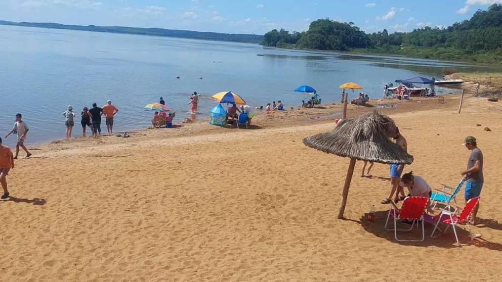 San Ignacio: 70 metros de playa para combatir el calor