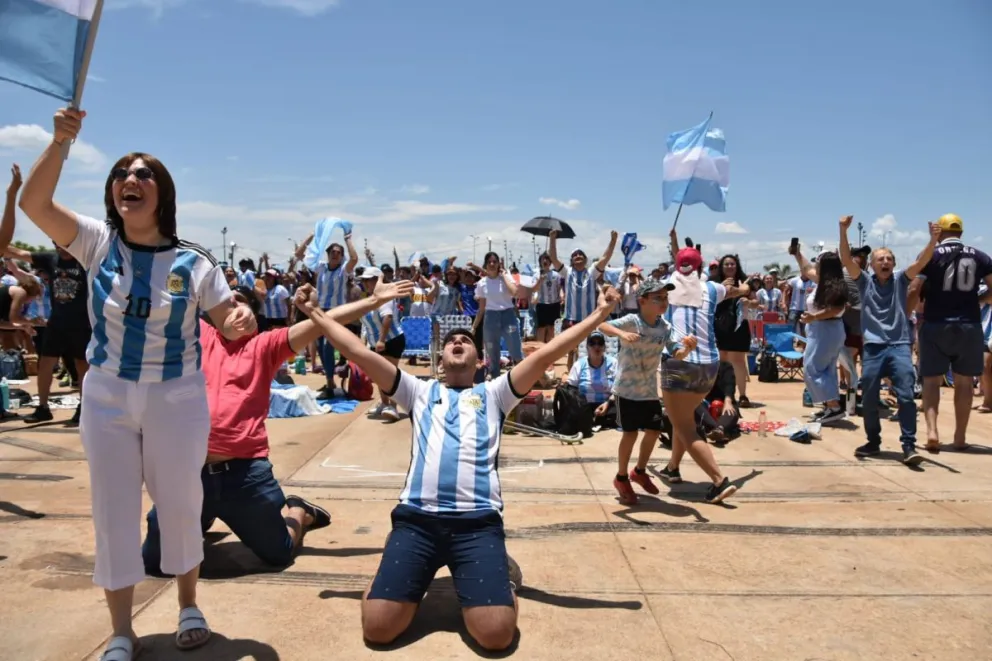 En fotos: Así se vivió Argentina-Francia en el Parque La Cantera de Posadas