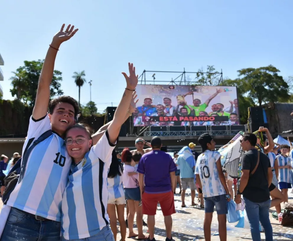 Misiones se tiñe de celeste y blanco y festeja el Campeonato del Mundo 