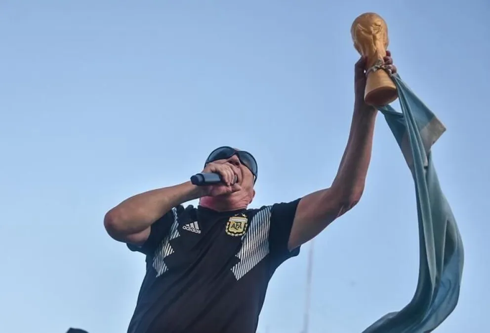 ''Quiero ganar la tercera, quiero ser campeón mundial'': La Mosca celebró el triunfo argentino en el CCK